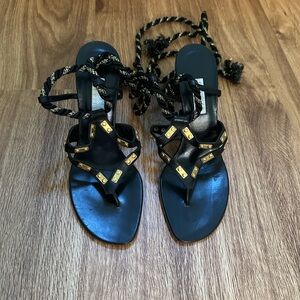 Chic Black and Gold Women's Sandals
